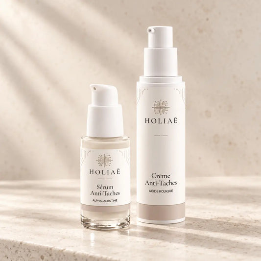 Routine Duo Anti-Taches Brunes HOLIAĒ avec sérum alpha-arbutine et crème à l’acide kojique