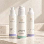 Routine Trio Peaux Sensibles HOLIAĒ avec nettoyant huile-lait, crème hydratante et crème de nuit apaisante