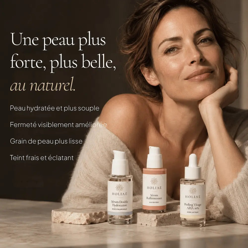 Femme avec les soins HOLIAĒ pour peau mature, hydratation, fermeté, rides et éclat