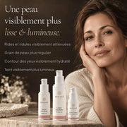 Femme avec la routine Rétinol-Like HOLIAĒ pour rides, ridules, hydratation et éclat du visage et du regard