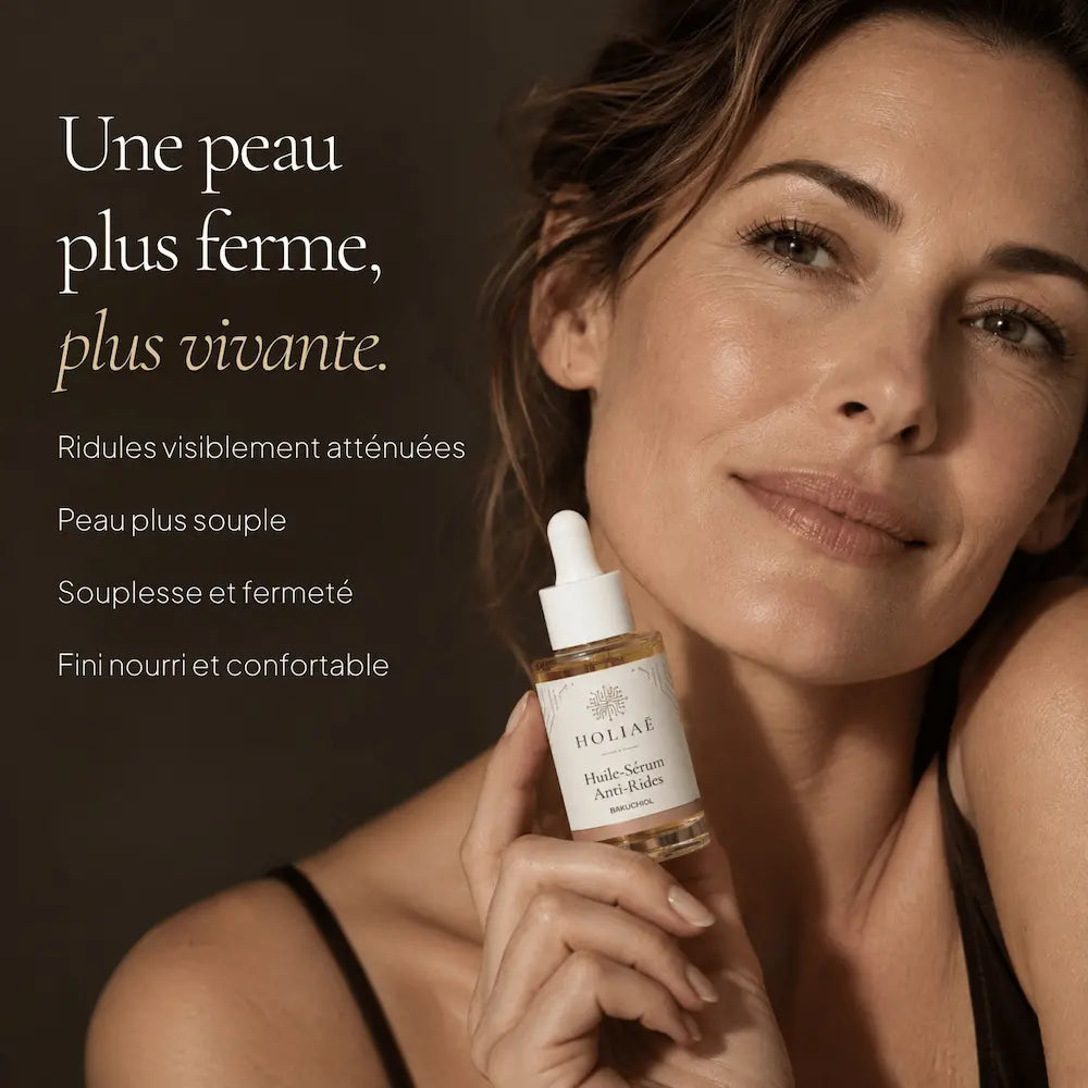 Femme avec le Sérum Bakuchiol Anti-Rides HOLIAĒ pour ridules, souplesse et confort de la peau