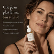 Femme avec le Sérum Bakuchiol Anti-Rides HOLIAĒ pour ridules, souplesse et confort de la peau