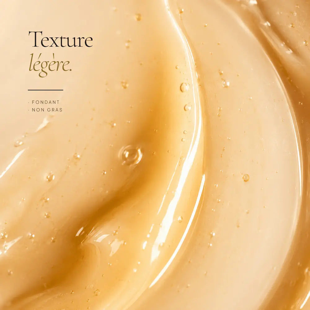 Texture du Correcteur Anti-Taches à l’Acide Kojique 1 % HOLIAĒ en macro