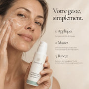 Application du Gel Nettoyant Visage Peaux Sensibles Huile-Lait HOLIAĒ avec massage puis rinçage