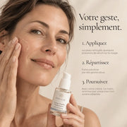 Application du Sérum Acide Hyaluronique Double Hydratation HOLIAĒ sur le visage