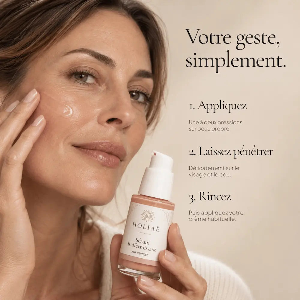 Application du Sérum Raffermissant aux Peptides HOLIAĒ sur le visage