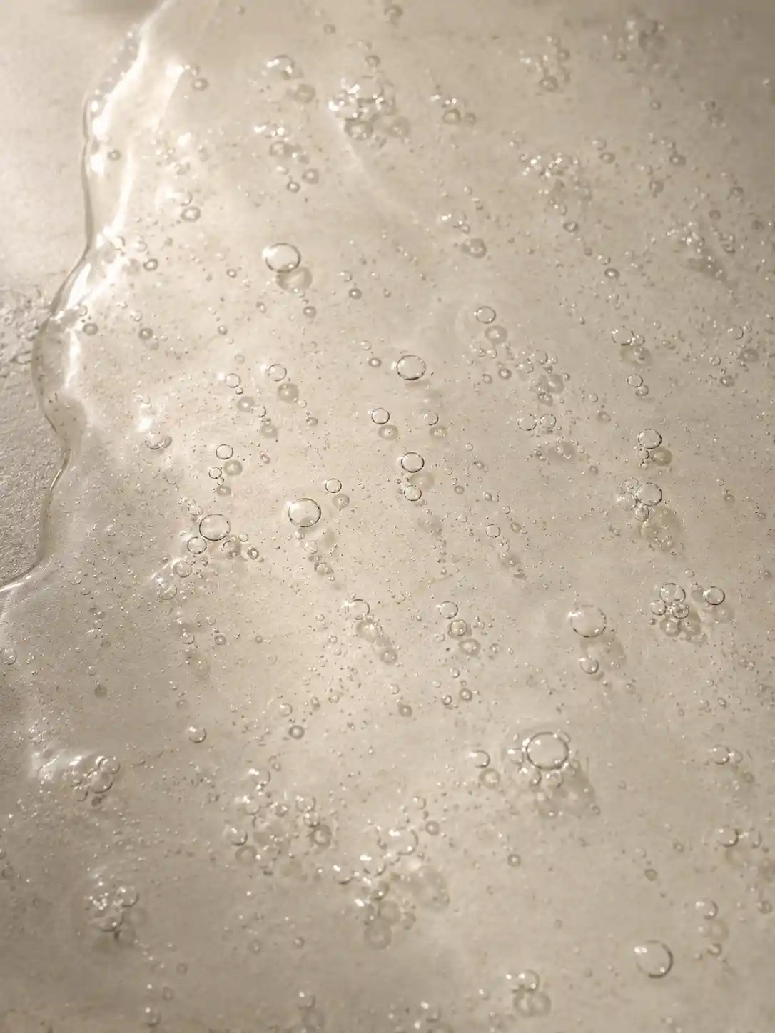 Brume Microbiome Hydratante & Rééquilibrante HOLIAĒ – texture du soin