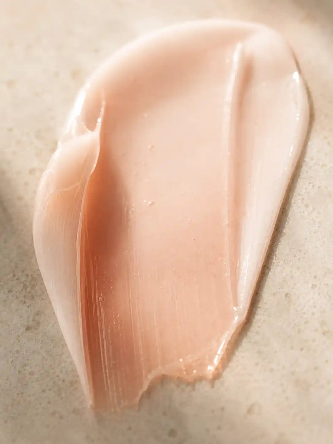 Crème de Jour Anti-Âge à l’Acide Hyaluronique HOLIAĒ – texture du soin