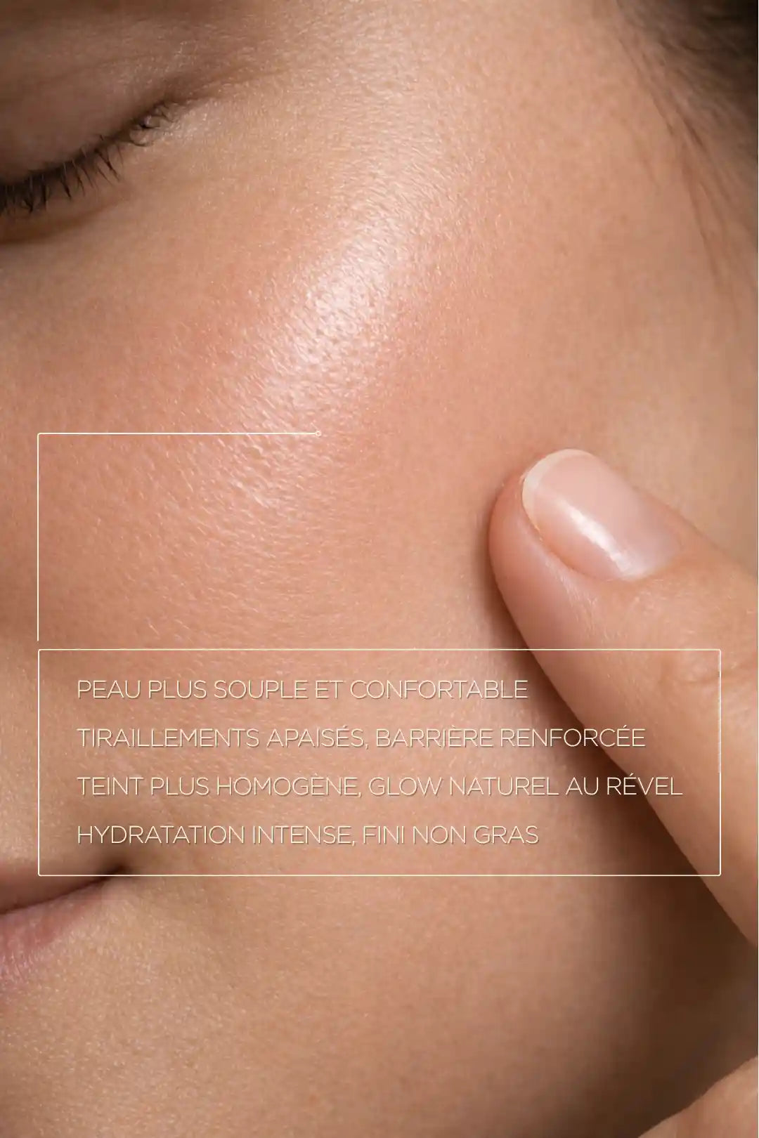 Peau lisse et lumineuse après crème de nuit anti âge aux céramides, effet éclat au réveil