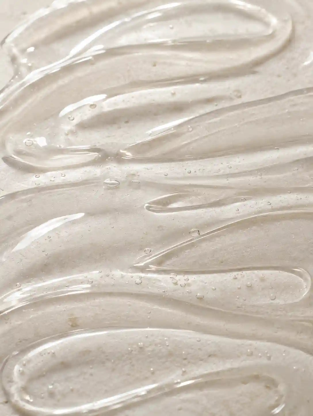 Gel Nettoyant Visage Peaux Sensibles Huile-Lait HOLIAĒ – texture du soin