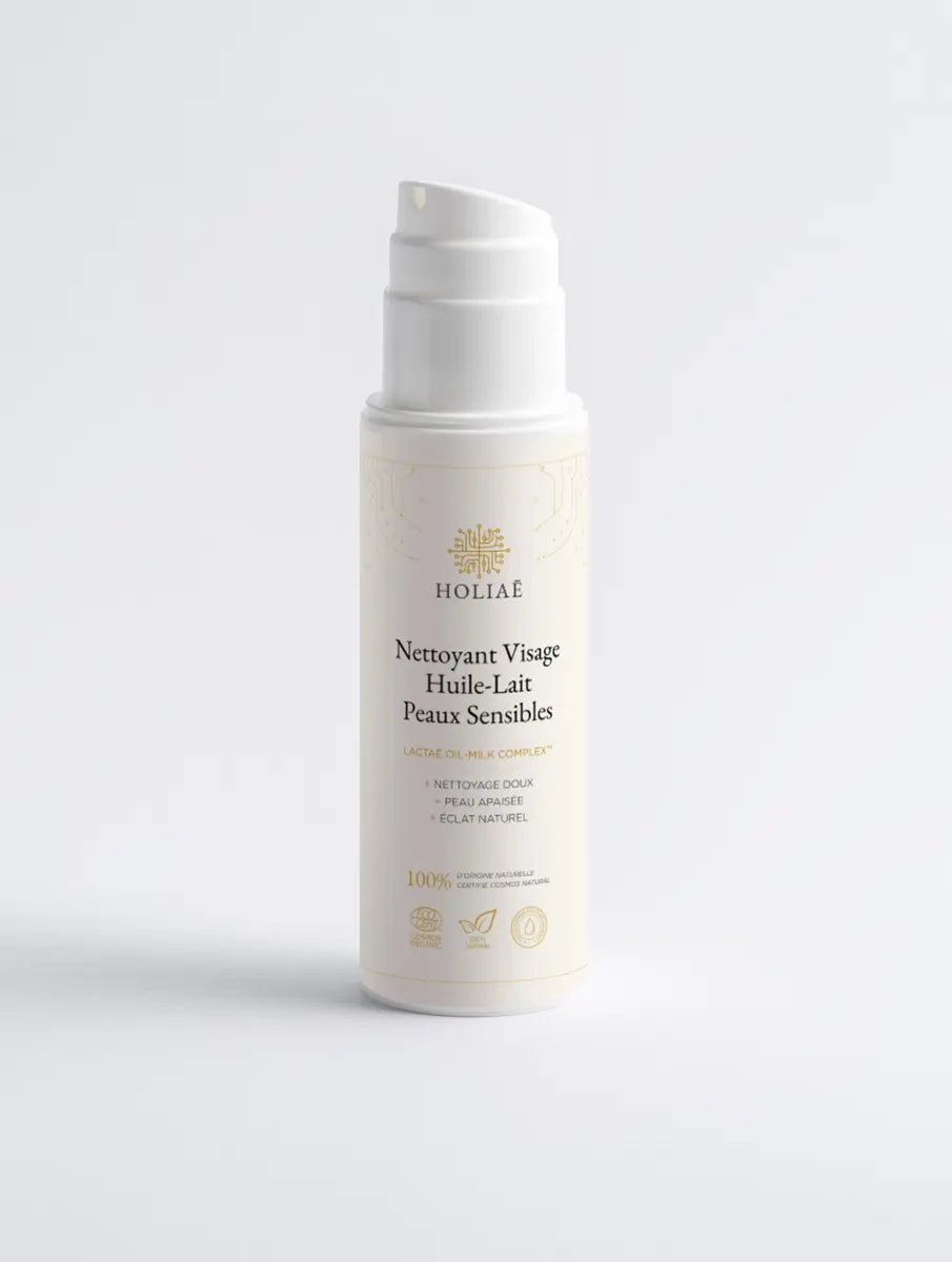 Nettoyant visage peau sensible Holiaē Lactaē Oil-Milk Complex, packshot sur fond blanc.
